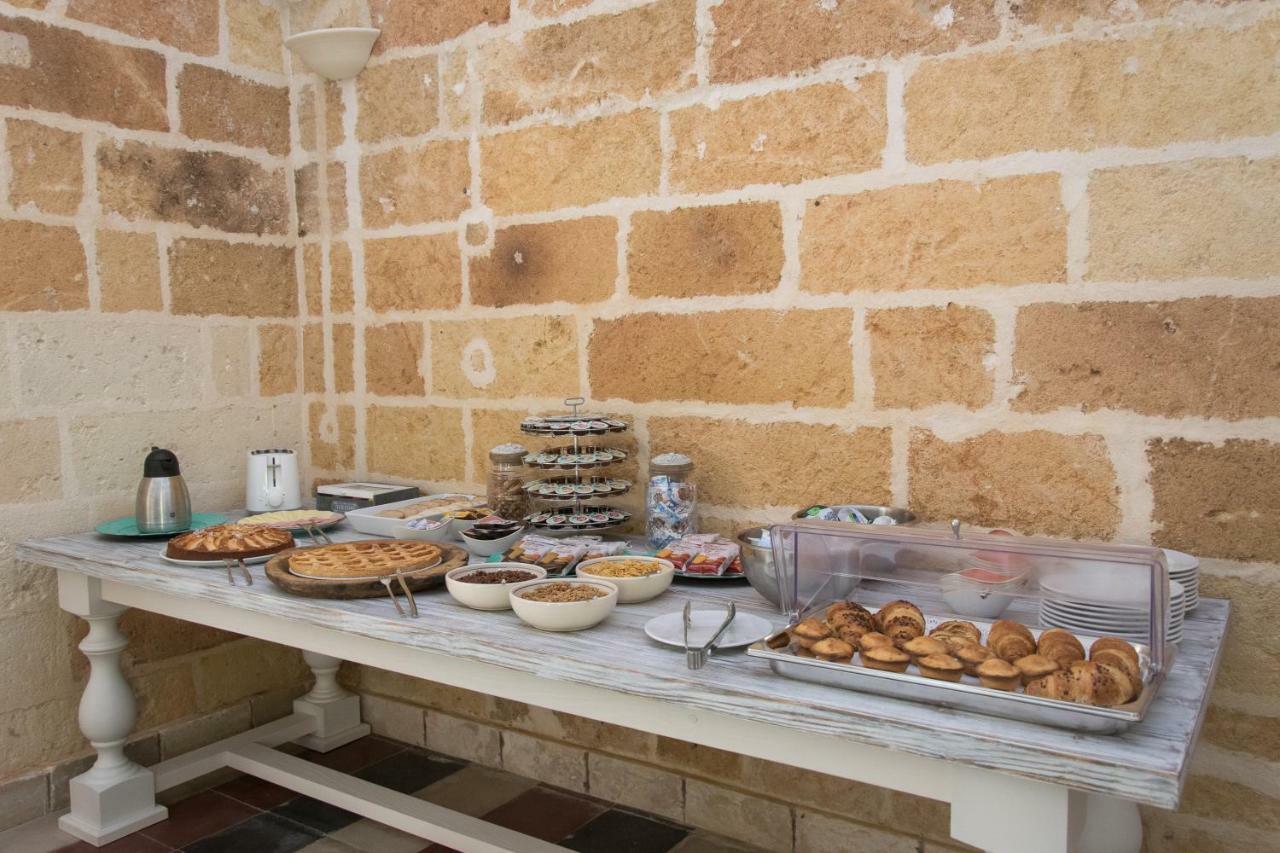 Masseria Mazzetta Salento Corte Del Falconiere B&B ซาลิเช ซาเลนติโน ภายนอก รูปภาพ